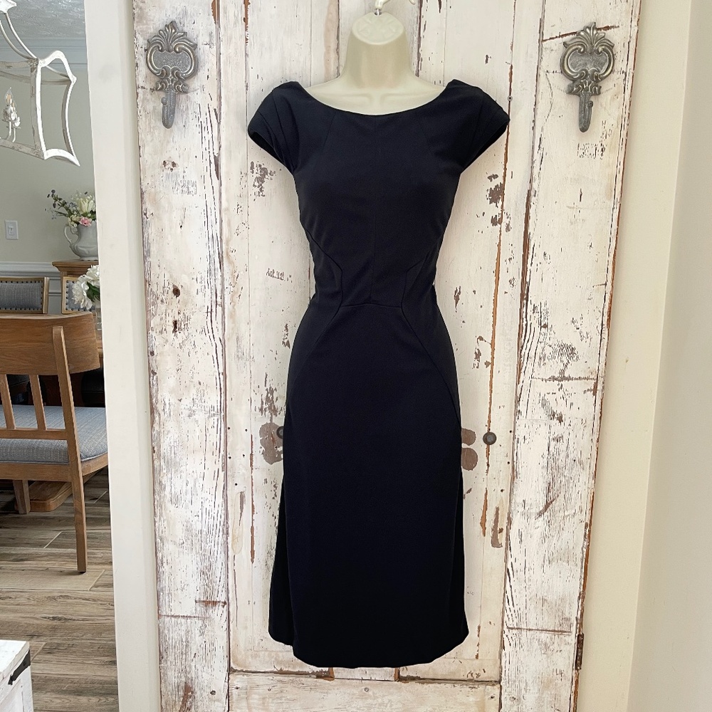 Banana Republic Size 6 Womans Black Knit Sleeveless Sheath Casual Career Dress